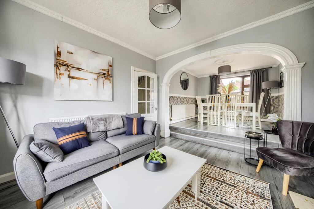 Low Rate - Coventry For 3 Bedroom House With Garden, Free Netflix And Unlimited Wi-Fi - Driveway Parking - Agc Экстерьер фото