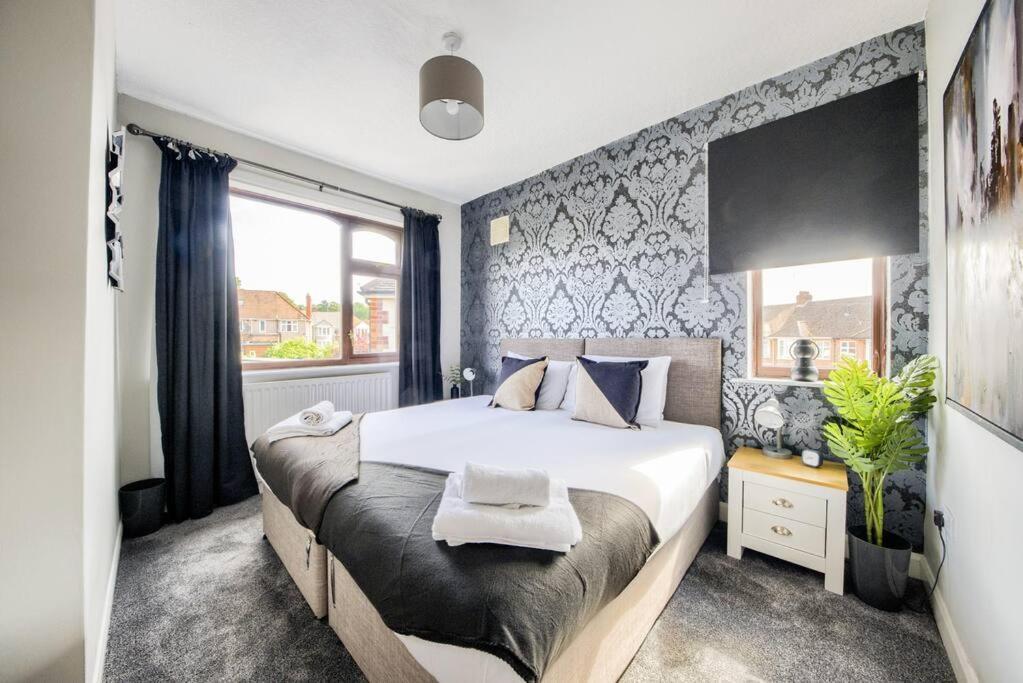 Low Rate - Coventry For 3 Bedroom House With Garden, Free Netflix And Unlimited Wi-Fi - Driveway Parking - Agc Экстерьер фото