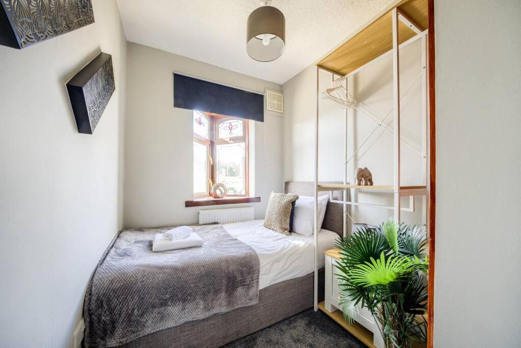 Low Rate - Coventry For 3 Bedroom House With Garden, Free Netflix And Unlimited Wi-Fi - Driveway Parking - Agc Экстерьер фото