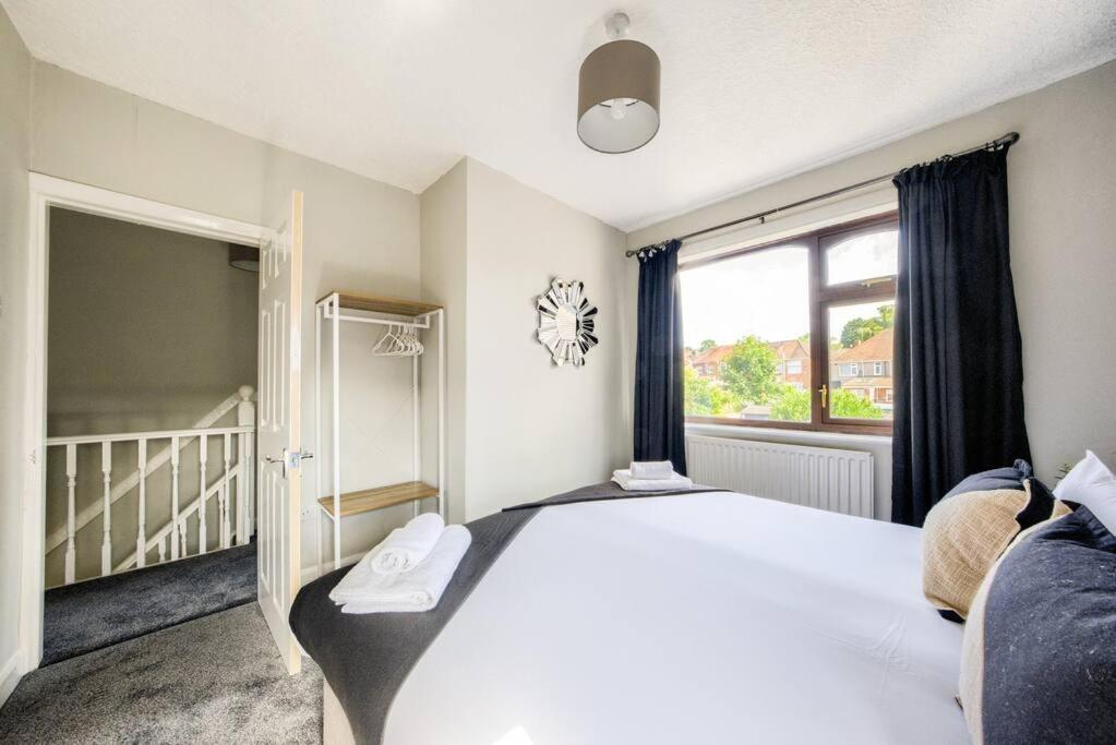 Low Rate - Coventry For 3 Bedroom House With Garden, Free Netflix And Unlimited Wi-Fi - Driveway Parking - Agc Экстерьер фото